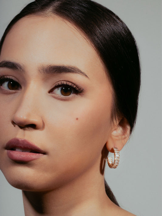 noohn beauty GNO false eyelashes on model with double eyelid eyes