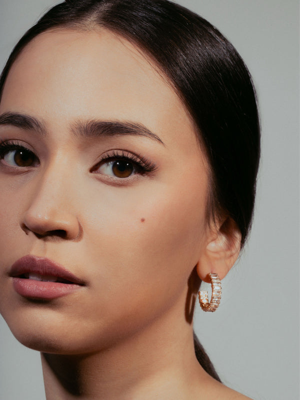 noohn beauty GNO false eyelashes on model with double eyelid eyes