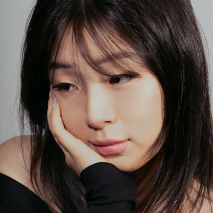 noohn beauty GNO false eyelashes on model with monolid eyes